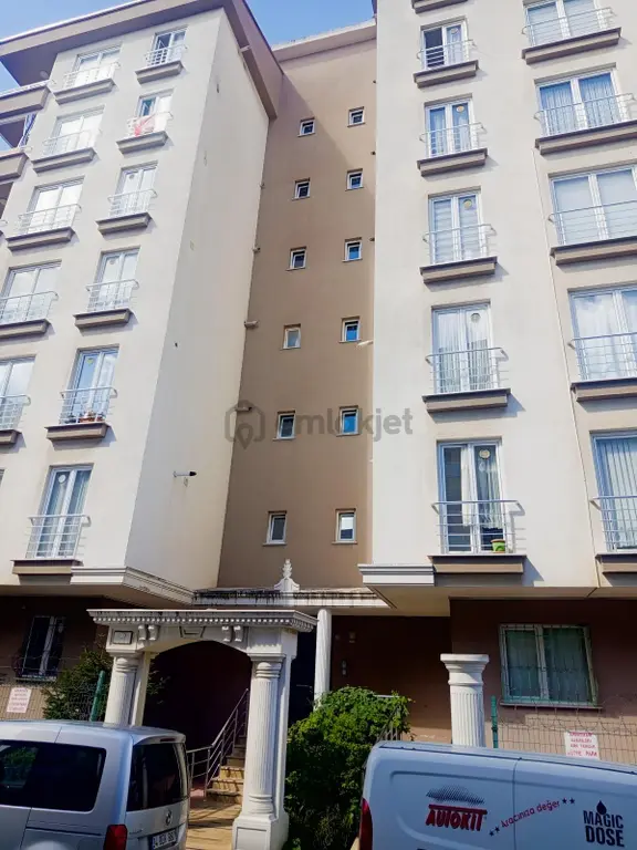 Çekmeköy Kirazlıdere Mah. Geniş 2+1 Ara Kat Kiralık Daire 2