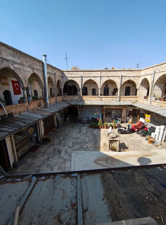 Satılık Uygun Fiyata Tarihi Eser Mencek Hanında Dükkan 1