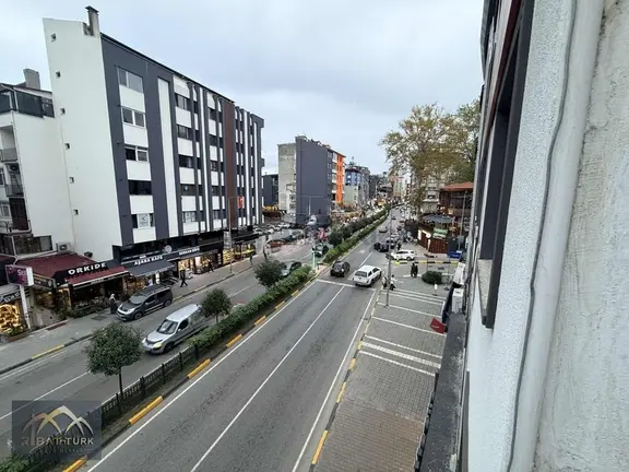 Trabzon Meydan Tanjantda Kiralık 2+1 Ofis Büro 1