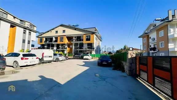 Havuzlu Otoparklı 1+1 Eşyalı Satılık Lüks Ara Kat Daire 2