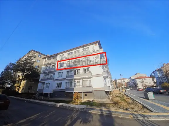 Hüyük Cad. Aşıklar Tepesi Yanı Eşyalı Satılık Ara Kat 2+1 Daire 1