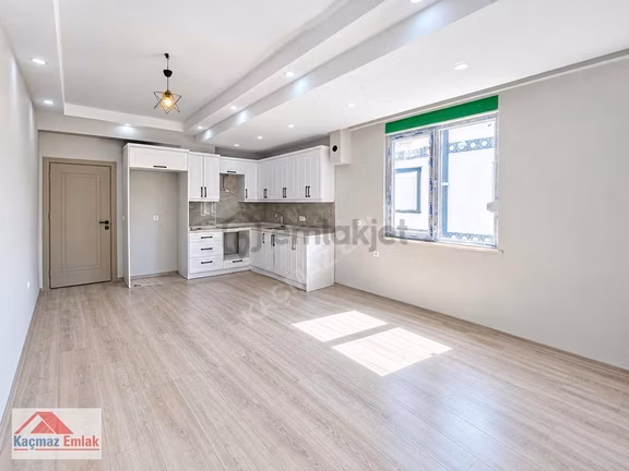 Manavgat Pazar Pazarına Yakın Garaj Üstü 2+1 2
