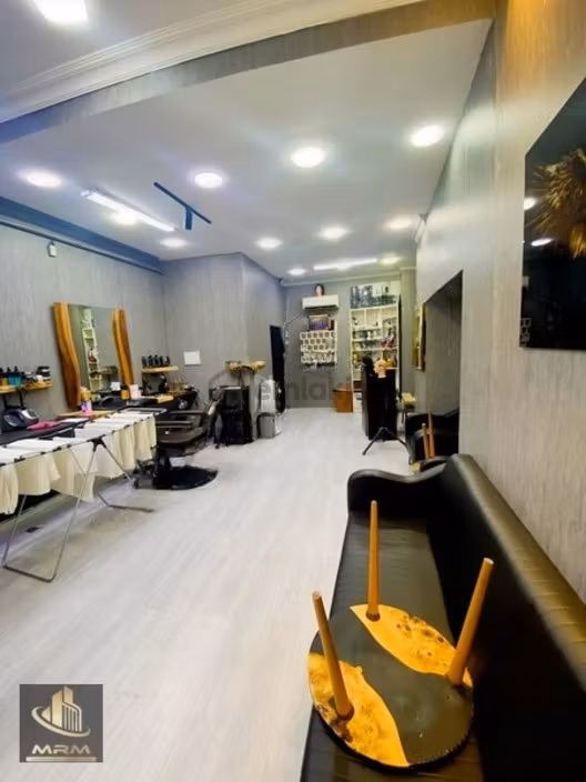 Acil Mrm Gayrimenkul'den Devren Kiralık Kuaför Dükkanı 2