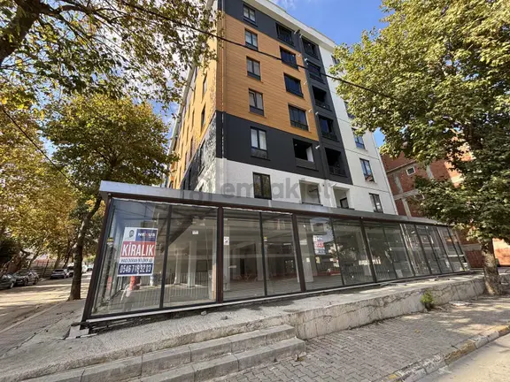 Sultanbeyli Mehmetakif Mah Kirlık 330 M2 Dükkan 1