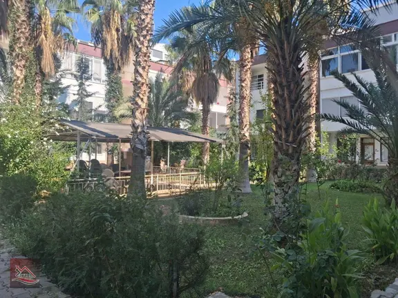Denize Yakın, Bahçeli Binada İki Kapalı Balkonlu 2+1 Daire 1
