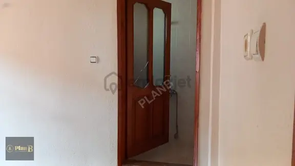 Bekirdere Merkezde Tramvaya Yakın Geniş 3+1 Daire 2