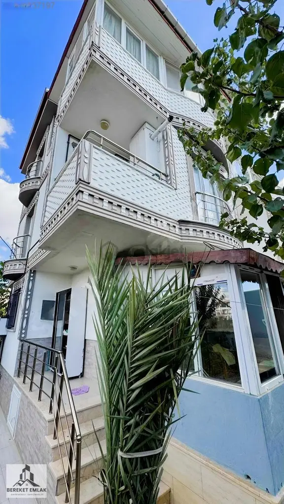 Köşebaşı Geniş Yola Cepheli Satılık Dubleks Villa 1