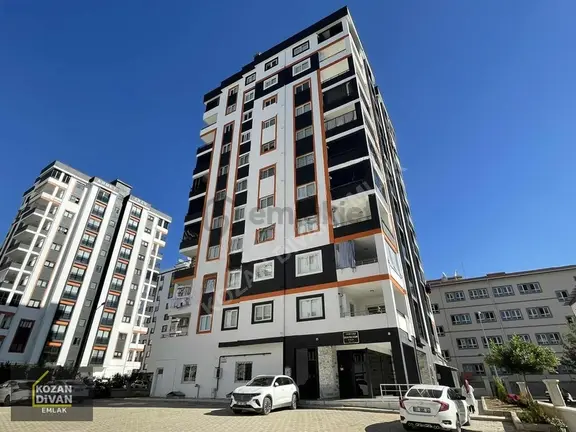 Kozan Divan Emlak'tan Işıklı Yolda Ekstra Geniş 4+1 1
