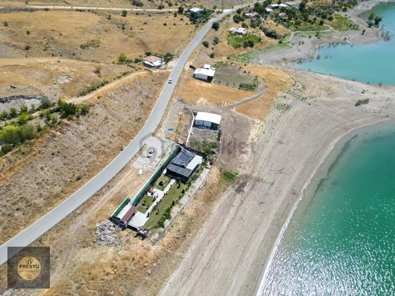 Erkilet Çevrilde Baraja Sıfır Masrafsız Bağ Evi 1