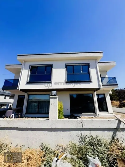 Güzelyalı 3+1 Sıfır Kiralık Villa 2
