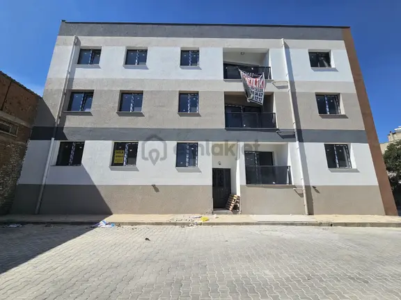 Söke Cumhuriyet Mahallesinde Satılık 2+1 Daire 1