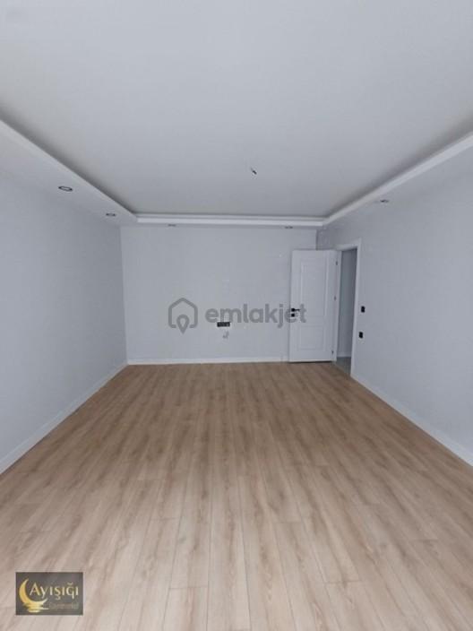 Bağlarbaşı Mh. Merkezi Konumda Arakat 2+1 Daire 2
