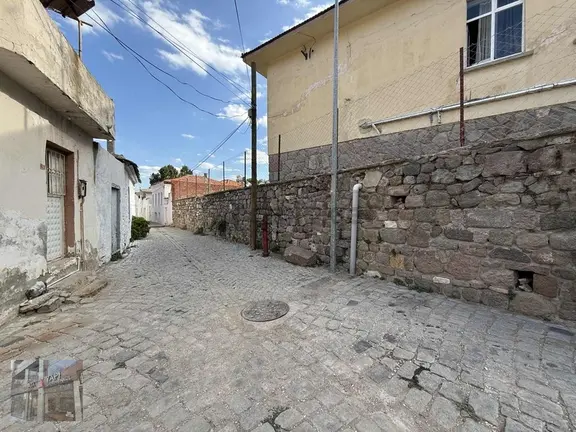 Ata Yapıdan Müstakil Bahçeli Teraslı Bakımlı Yer Evi 1