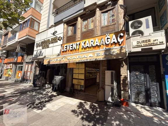 Cadde Üzerinde Yüksek Cirolu Mandıra 2