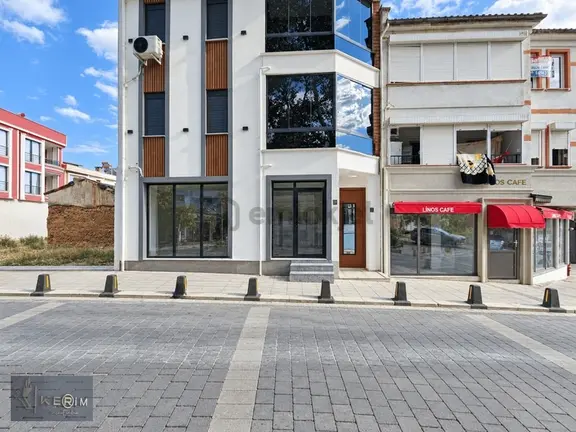 Kerim'den Kiralık Güre Merkez'de 150 M2 Prestijli Sıfır Dükkan 1