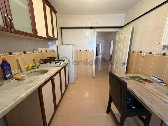 Yeşiltepe Mah'de 3+1+kiler Y.giriş Balkonlu 100m² Satılık Daire 2