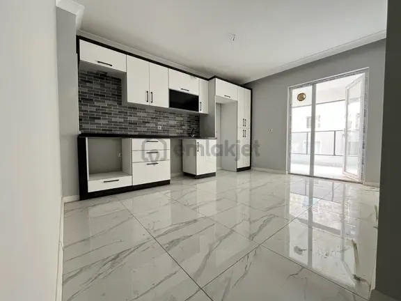 Güney Cephe 2.katta 3+1 120 M2 Çift Banyolu Geniş Balkonlu Çift Asansörlü İskanlı Sıfır Daire 1
