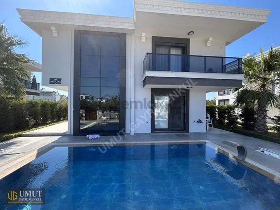 Didimde 4+1 Denize Yakın Havuzlu Villa 2