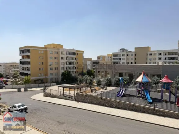 Cadde Seyrandan Kiralık 3+1 Çarşı İcinde 2