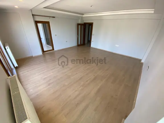 Bafra Altınyaprak'ta Geniş Balkonlu 3+1 Kiralık Daire 2