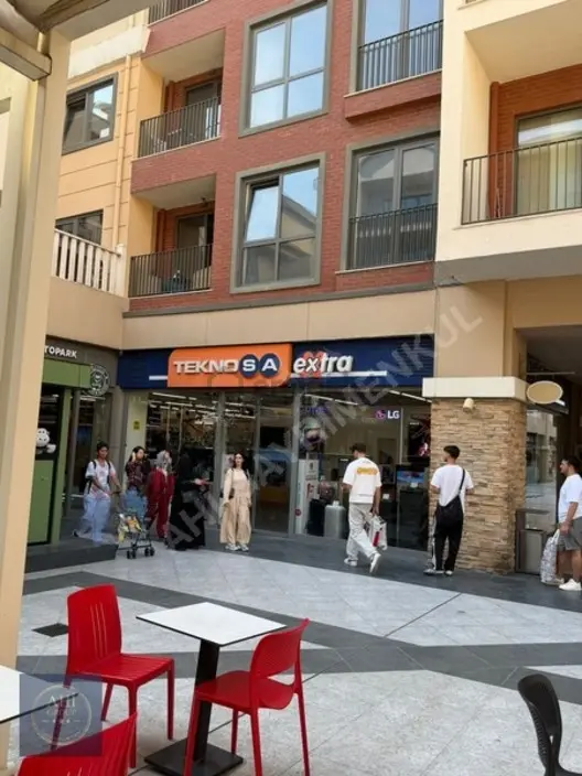 Ahi Group'tan Cadde 54'de Satılık Kısmi Eşyalı 1+0 Ofis 1