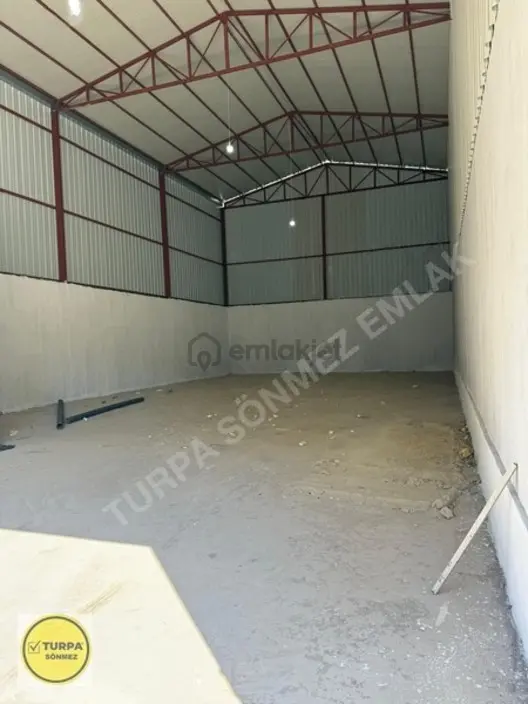 Satılık Depo: 250m², 8m Yükseklik, Kiracılı Fırsat! 1