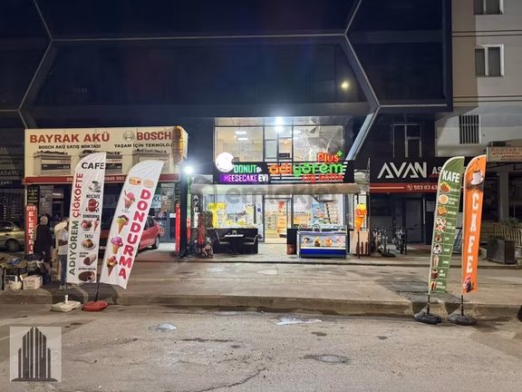 Kuvvet'ten Bulvara Cephe Harika Büyük M2 De Devren Kiralık ! 2
