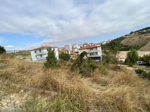 Beyaz Gayrimenkulden Ertuğrulgazi'de Satılık Köşe Arsa 2