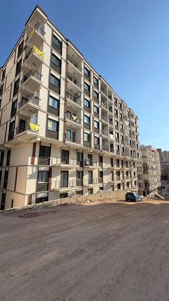 Barak Emlak'tan Merkezi Konumda Kiralık 1+1 Eşyalı Daire 1