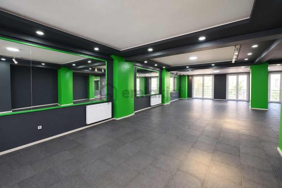 Kıbrıs Şehitler Caddesinde 500m2 Satılık İş Yeri 1