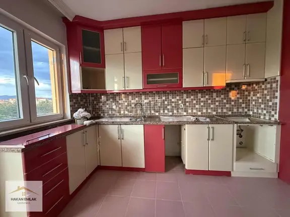Hakan Emlak'tan Fevzi Çakmak Cd. Civarı Satılık 3+1 Daire 2