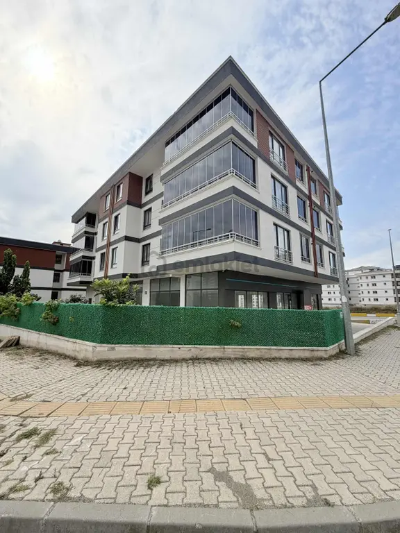 Rte Bulvarına Cephe Gökdelenler Bölgesi 3+1 Kiralık 2