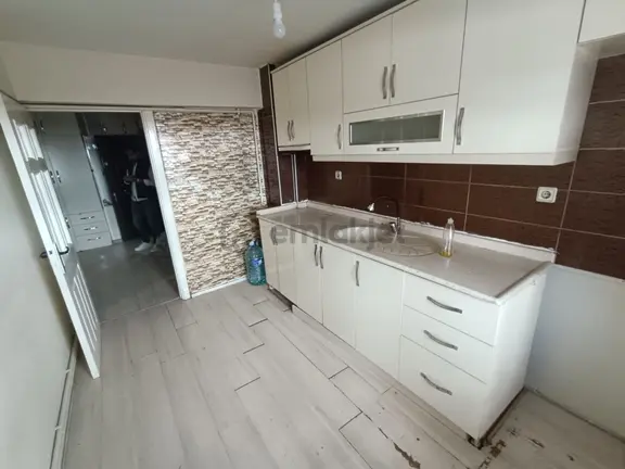 Çatkapıdan Malazgirt Mh Bağımsız 2+1 Kiralık Daire 1