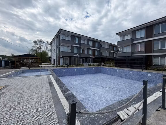Kocaali Yalı Mahallesi Havuzlu Site İçerisinde 1+1 Sıfır Daire 2