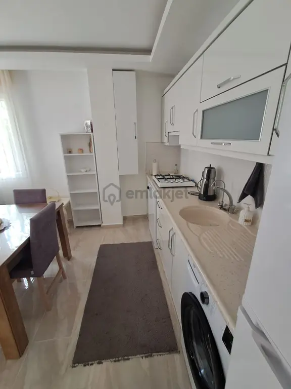 Didim Efeler Mahallesi'nde Cam Balkonlu Eşyalı 1+1 Kiralık Daire 2