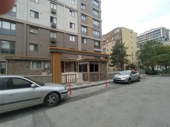 Kozyatağı Güvenlikli Yeni Binada Yüksek Kat Kiralık 1+1 Daire 2