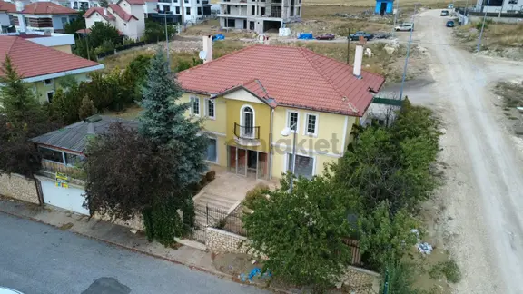 Yıldız Emlak’tan Eğriköprü Mahallesi’nde Lüks 5+1 Kiralık Villa 1