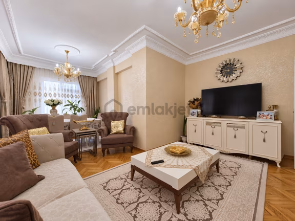 Bahçelievler Çarşamba Pazarı Yakını 4. Kat Çift Wc 3+1 128m2 2