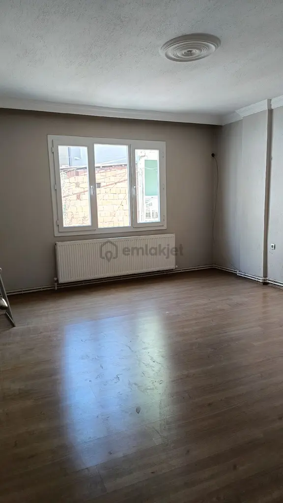 Selvili De 3+1 Doğalgazlı Arakat Kiralık Daire 2