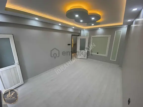 İz Yapı İnş.50.yıl Rkezi Konum Balkonlu Yüksek Giriş Daire 1