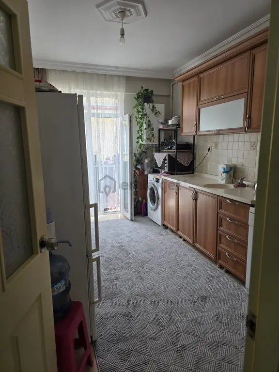 Millet Caddesi Üzerinde Satılık 2+1 Geniş Daire 1