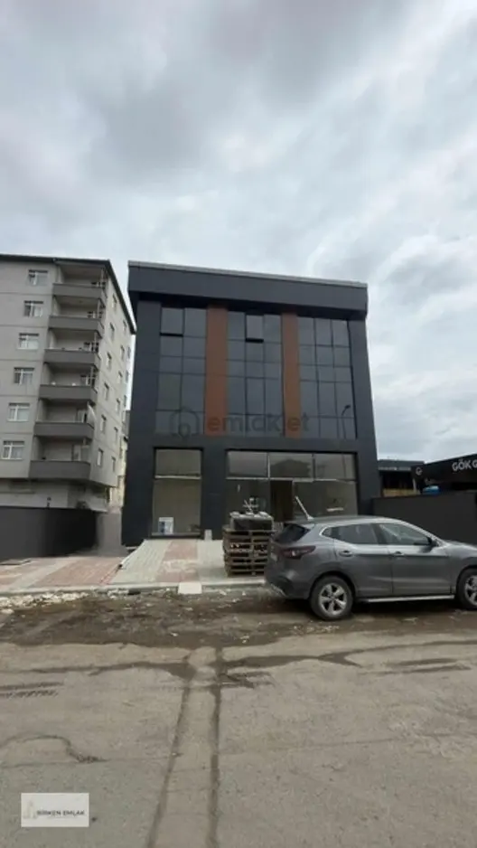 Ataşehir Ferhatpaşada İyi Lokasyonda 1.160m2 Kiralık Komple Bina 1