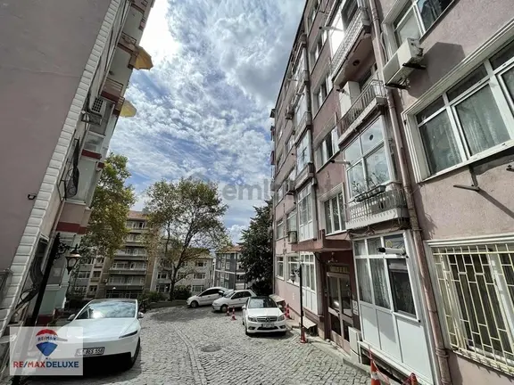 Çarşıda Ana Cadde'de 2+1 100 M'2 Zemin Kat Eşyalı Kiralık 2
