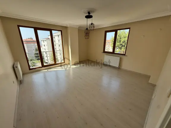 Focustan Yetkili,katta Tek,genç Binada, Geniş, Ayrı Mutfaklı 2+1 2