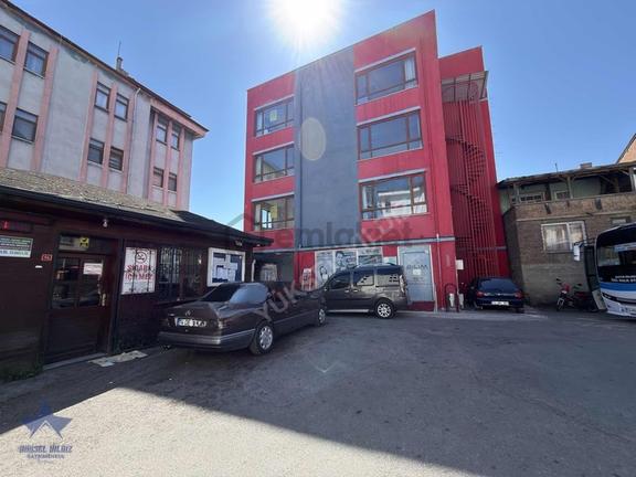 Kemerköprü'de Teraslı, 4 Katlı Komple Kiralık Bina 2