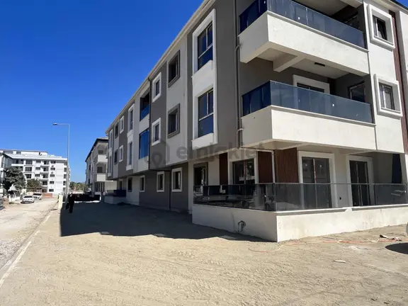Gömeç Okaliptus Sokakta Satılık Ön Cephe Kaliteli Daire 1