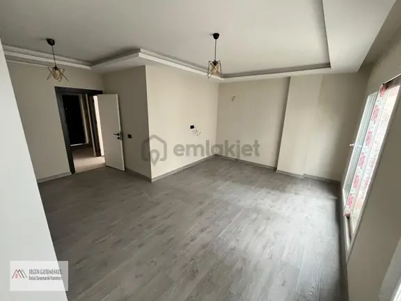 Ergünden Hamidiyede Sahile Yakın Sıfır Satılık 2+1 Daireler 2