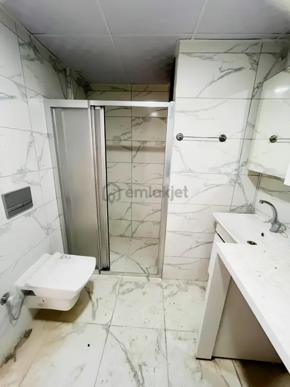 Sağlık Lisesi Ve Öğretmen Okuluna Yakın Kiralık 2+1 Sıfır Daire 1