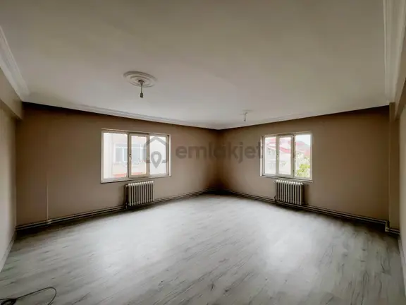 İstasyon Mahallesi Sungur Bey Mevkii Kiralık 3+1 Daire 2