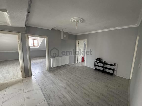 Kiralık 2+1 Daire | Geniş Kullanım Alanı | Çatı Katı 1